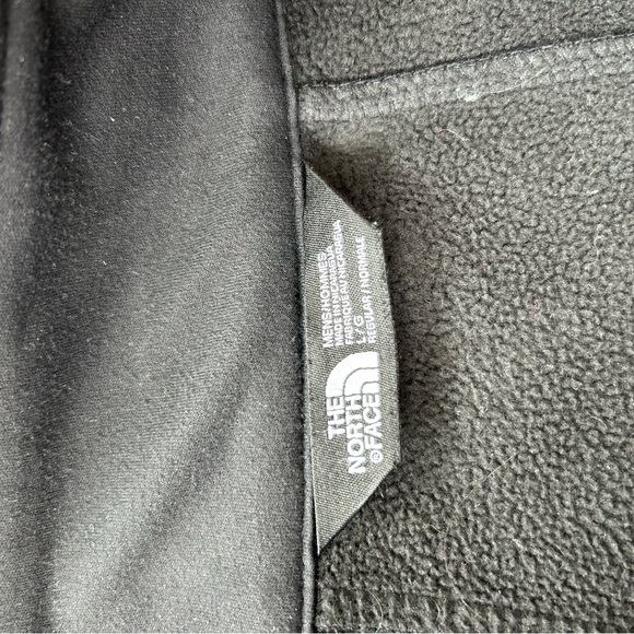 Men’s North Face large coat - Picture 2 of 3